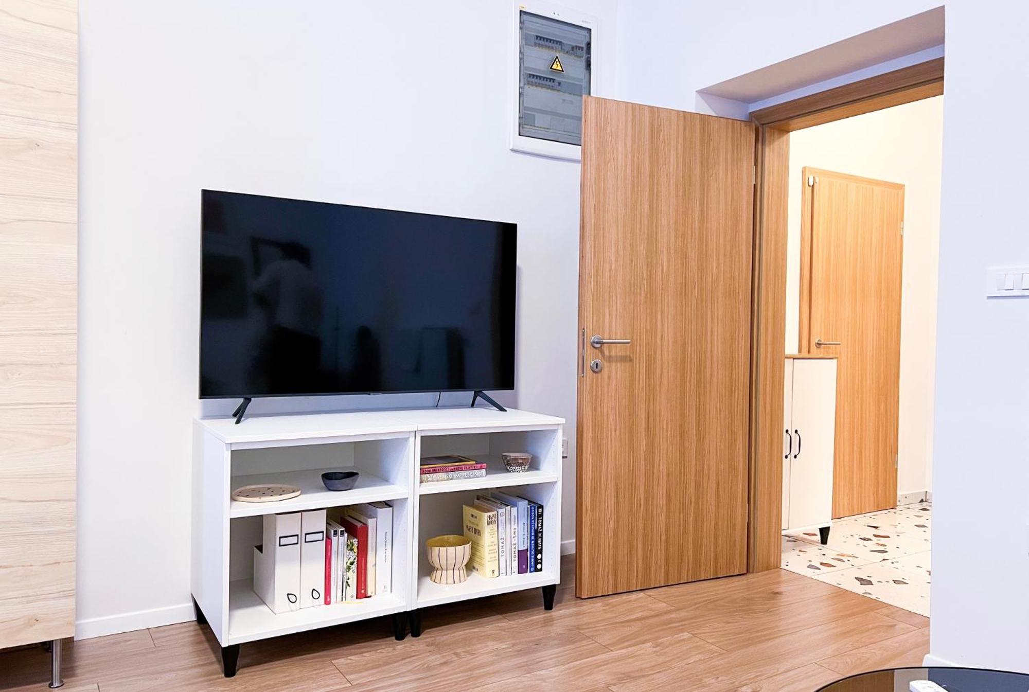Aumetz Square Apartment Ідрія Екстер'єр фото